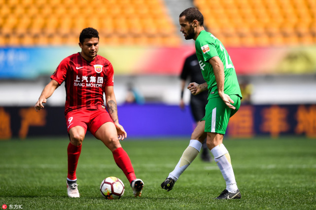 员表现突出 员表现突出